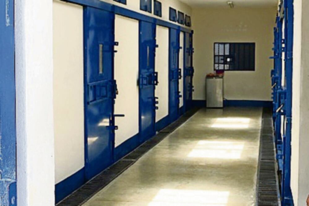 La Dirección General del Sistema Penitenciario de Guatemala informó que Jav ie r Duarte no tiene interacción con otros reos, ya que pasa 23 horas confinado. (FOTOS: MINISTERIO DE GOBERNACIÓN Y DEL SISTEMA PENITENCIARIO DE GUATEMALA)