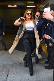 Este es el truco de estilo de Jennifer Lopez para lucir más delgada