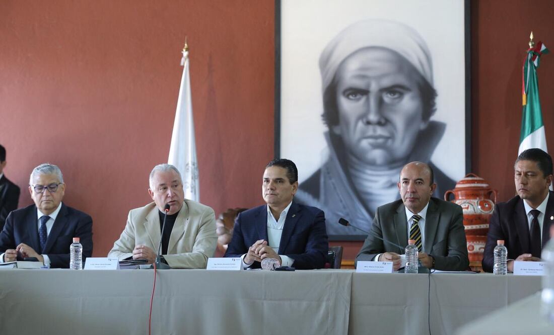 Reunión de autoridades estatales y federales para abordar el tema educativo en la entidad (ESPECIAL)