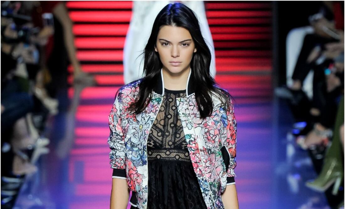 La icónica Kendall Jenner en una de las propuestas boho chic de Elie Saab