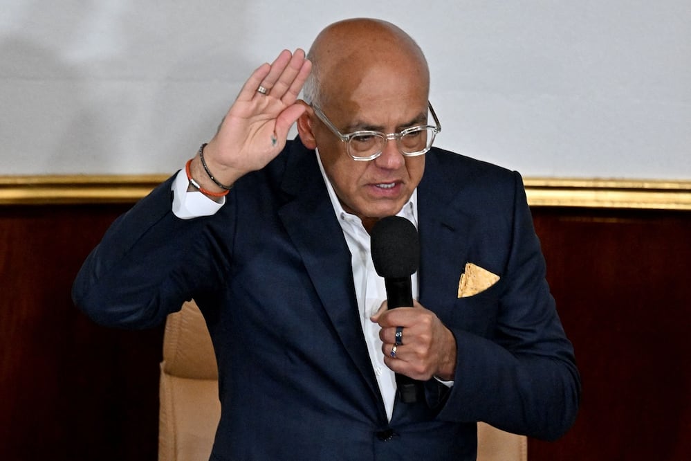 El presidente de la Asamblea Nacional de Venezuela, Jorge Rodriguez, hermano de la presidenta interina, Delcy Rodríguez, durante la sesión plenaria de este jueves 22 de enero, en Caracas. FOTO: JUAN BARRETO. AFP