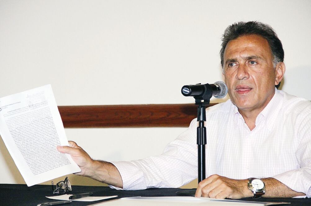 El presidente de la Comisión de Justicia y Seguridad en San Lázaro, Miguel Ángel Yunes Linares, es acusado de presuntas operaciones con recursos de procedencia ilícita, peculado y enriquecimiento ilícito (ARCHIVO EL UNIVERSAL)