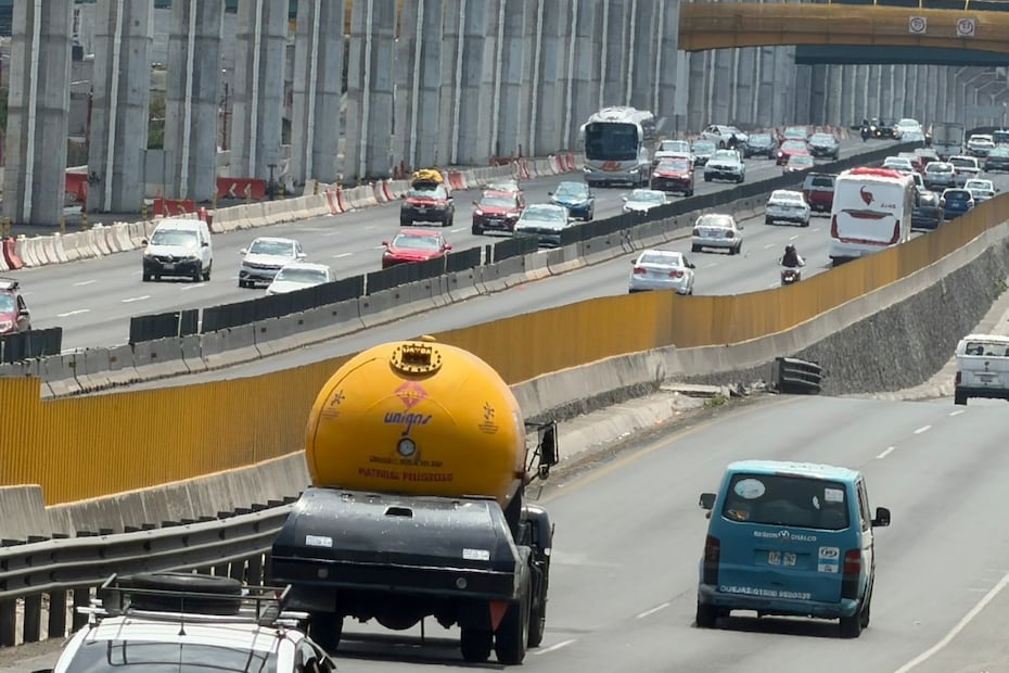 Automovilistas que regresan a la capital, al concluir el periodo vacacional de Semana Santa. Foto: Emilio Fernández / EL UNIVERSAL