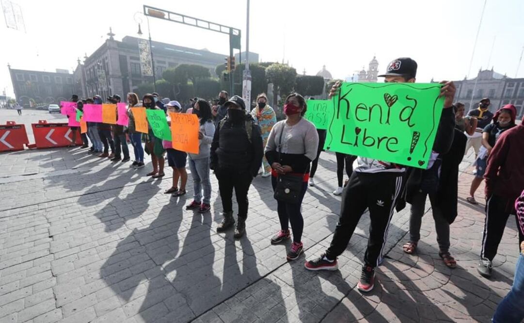 Un grupo de defensores de los derechos humanos se manifestaron frente al palacio de gobierno del Estado de México Foto: Jorge Alvarado/EL UNIVERSAL