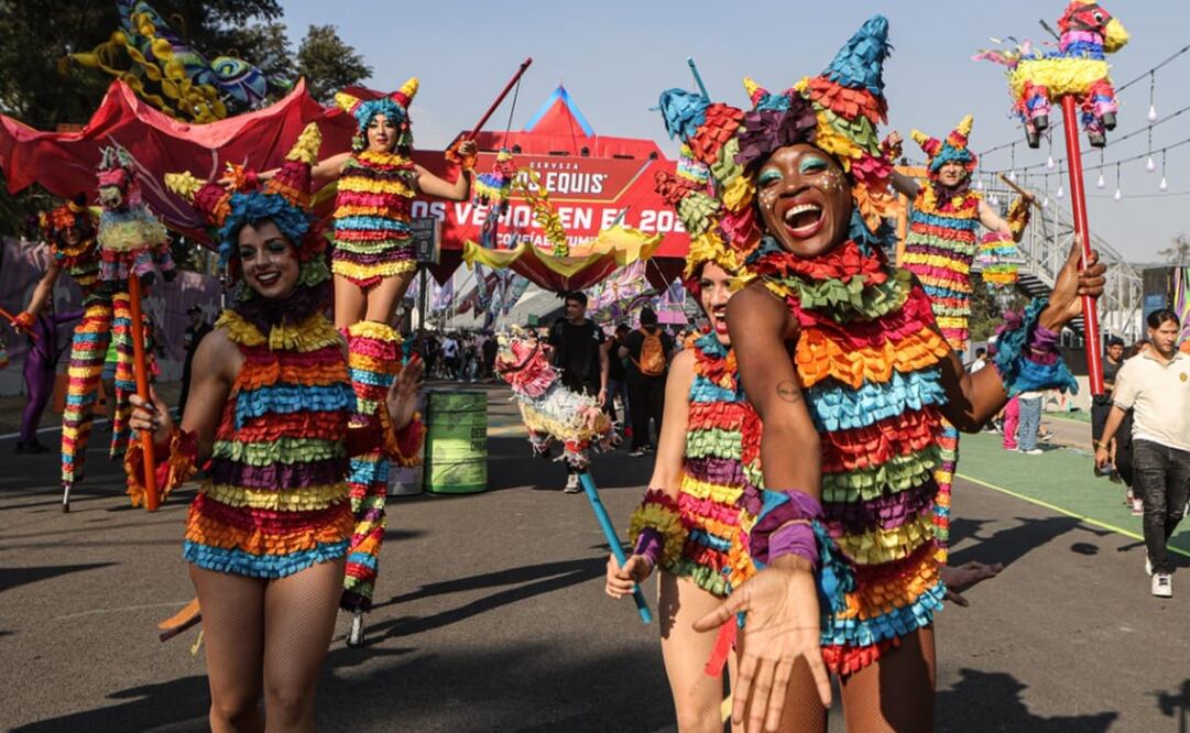 Ambiente durante el inicio del primer día del Festival EDC en el Autodromo Hermanos Rodríguez. Foto: Gabriel Pano/EL UNIVERSAL.