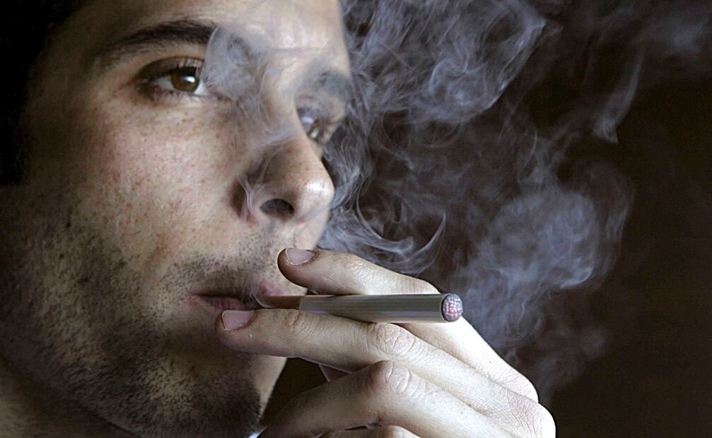 Moderar el consumo de tabaco ayuda a prevenir el cáncer de esófago. Foto: Archivo / EL UNIVERSAL