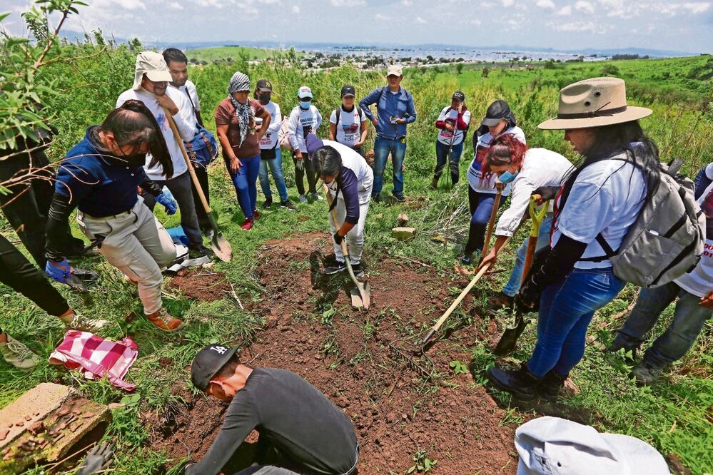 Colectivos de buscadoras aseguran que el respaldo del presidente Andrés Manuel López Obrador a un pacto con cárteles es un reconocimiento de que su gobierno ha fallado.