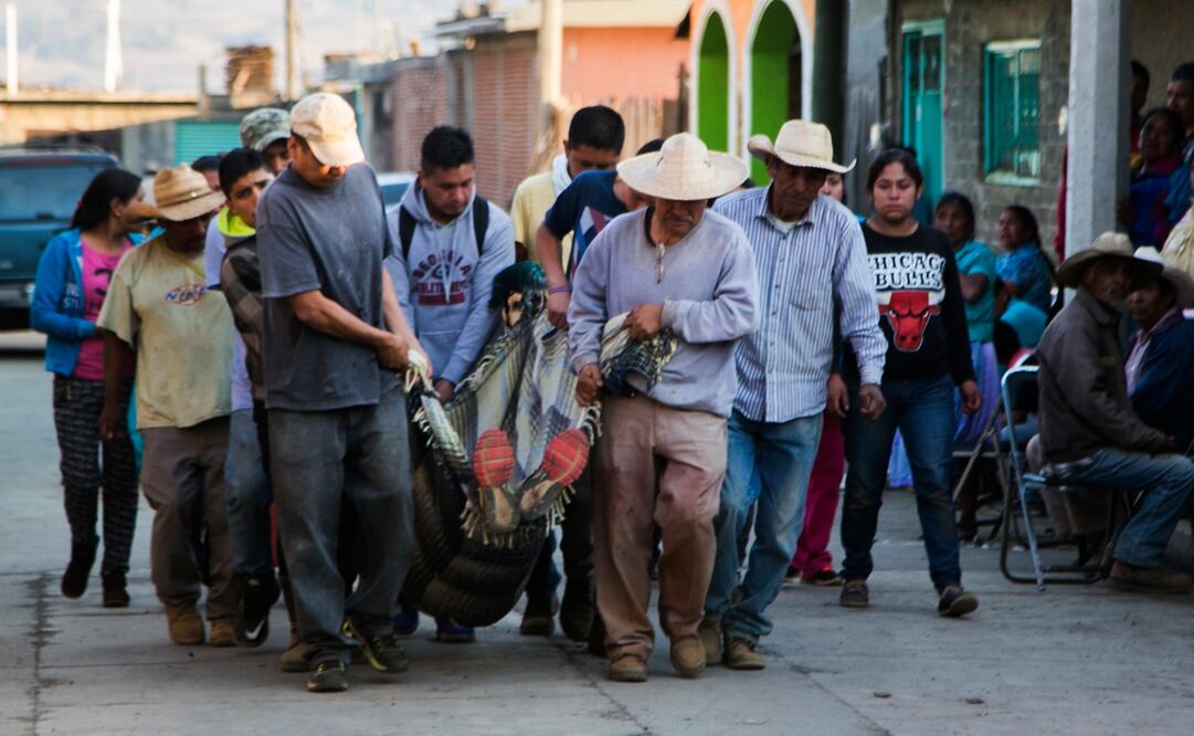 Durante el enfrentamiento, tres comuneros perdieron la vida. (Foto: AFP)