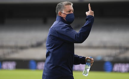 Ricardo Peláez, resta importancia a su falta al protocolo de la Liga MX
