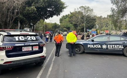 Vecinos de la colonia Ex Hacienda bloquean avenida Poniente 152; exigen reparación de fuga de agua