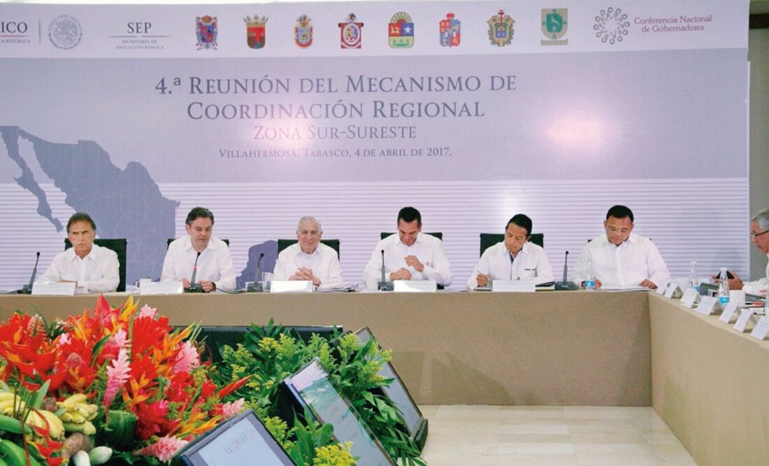 Los gobernadores de Campeche, Quintana Roo, Veracruz, Yucatán, Chiapas y Tabasco, y el titular de la SEP, signaron el Acuerdo de Tabasco durante la Cuarta Reunión Regional del Mecanismo de Coordinación Zona Sur-Sureste. (SEP)