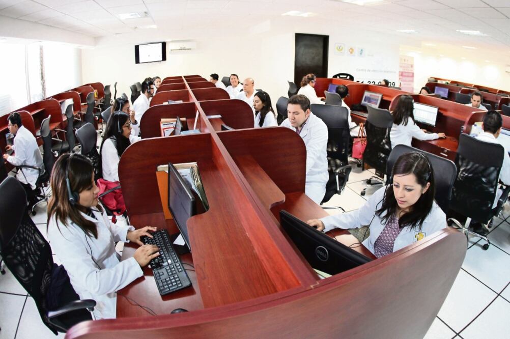 Médicos la Secretaría de Salud dan atención telefónica a través del número 51 320909 (CORTESÍA COMUNICACIÓN SOCIAL)