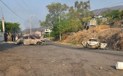 CJNG se enfrenta a La Familia Michoacana en carretera Zitácuaro-Tuzantla; incendian vehículos y lanzan explosivos