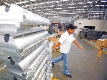 México caerá dos lugares en ranking global del PIB: FMI