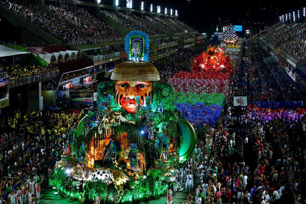 El Carnaval de Río de Janeiro es conocido como el más famoso del mundo, tiene sus orígenes en la antigua Roma que celebraba la llegada de la primavera. (Foto: EFE/ Marcelo Chello)