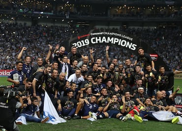 Rayados estupendo; el gobierno, pésimo