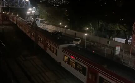 Tren Suburbano restablece servicio tras caer camioneta a vías 