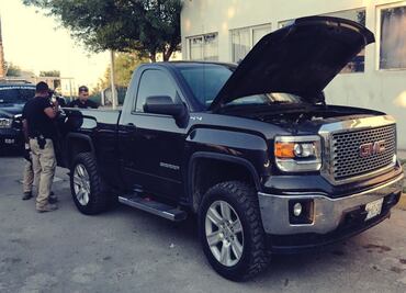 Agente canino detecta cocaína en camioneta en Coahuila