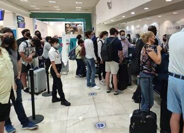 Una cancelación y retrasos: Viva Aerobus frena operaciones en el aeropuerto de Mérida