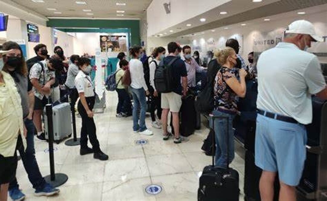 Un problema entre empleados y dueños de la aerolínea suscitó la cancelación de un vuelo y retrasos. Foto: Especial