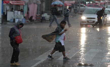 Prevén cielo nublado con potencial de lluvias en la capital