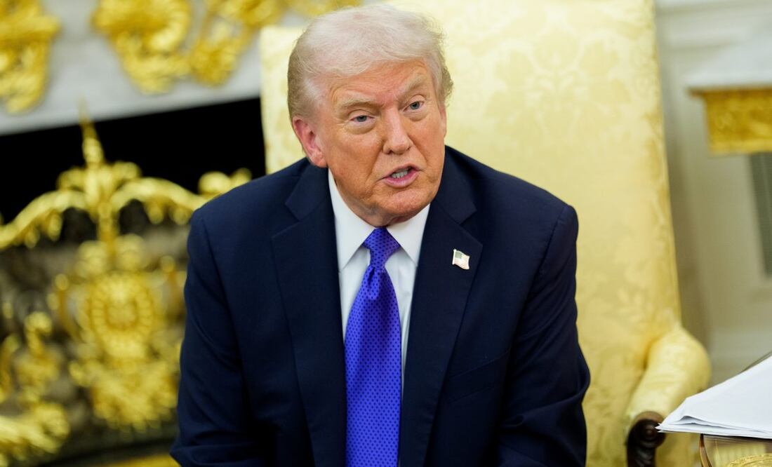 El presidente de Estados Unidos, Donald J. Trump, pronuncia un discurso durante su reunión con el secretario general de la OTAN, Mark Rutte, en la Oficina Oval de la Casa Blanca en Washington, D. C., EE. UU., el 22 de octubre de 2025. Los líderes se reunieron para debatir la continuación del apoyo a Ucrania. Foto: EFE