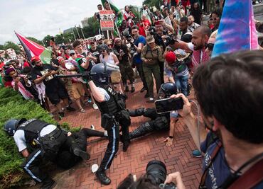 Crónica de un día de furia en el Congreso de EU: Netanyahu defiende guerra; propalestinos se manifiestan