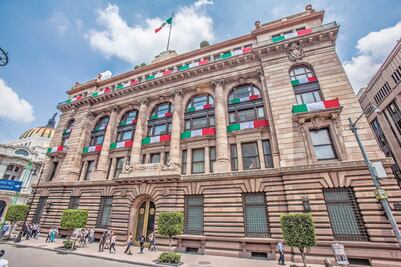 … Y en la CNBV siguen el ejemplo