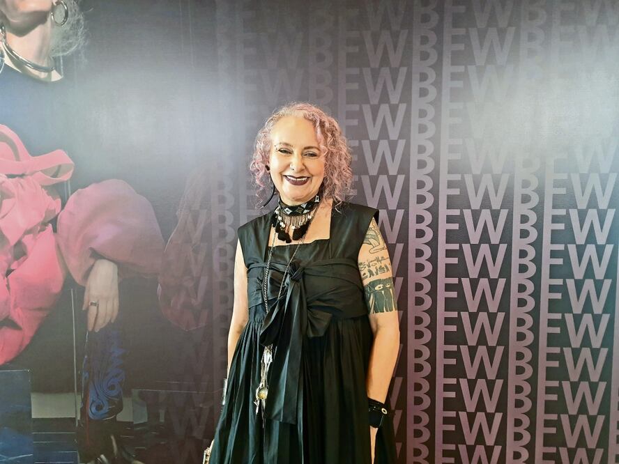 Sass Brown es parte del panel de especialistas que ofrecen conferencias sobre problemáticas en la industria de la moda, como parte de la Fashion Week de Bogotá. Foto: Frida Juárez | El Universal