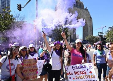 8M Gran participación de mujeres en marcha de la CDMX; “juntas somos más fuertes”: María Teresa Ealy Díaz