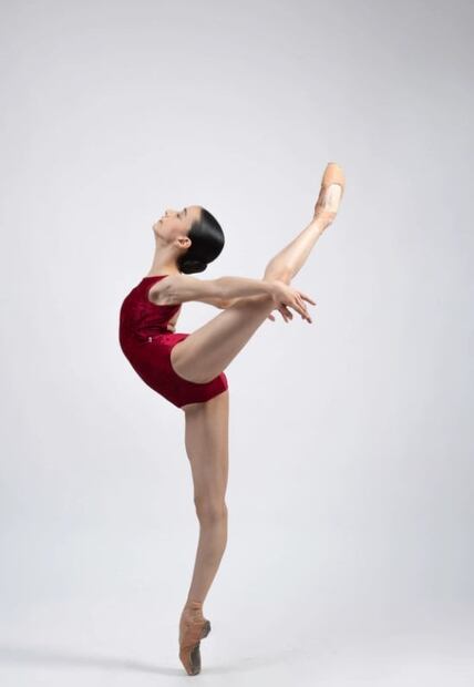 Young ballet dancers raise funds to study abroad