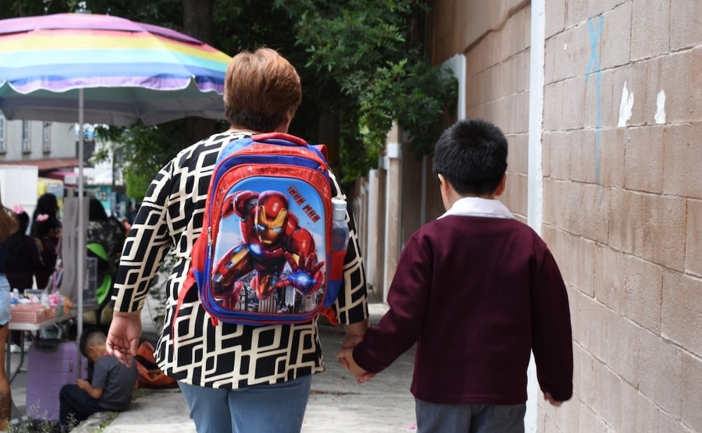 EL UNIVERSAL acompañó a Dante, nacido durante la pandemia de COVID-19 a su primer día de primaria. Agosto 2026. Foto: Fernando González.