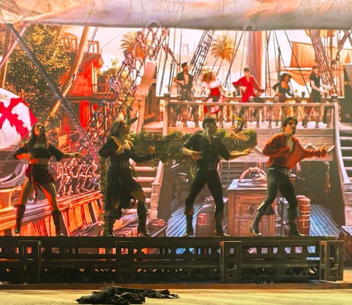 El espectáculo incluye éxitos de Mecano, anexados al final para levantar al público. Cortesía.