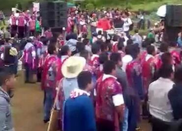 Graban a edil chiapaneco ebrio durante evento de motocross