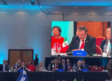 CELAC: Ebrard descarta "doble rasero" de México frente a lo que pasa en Perú y Venezuela