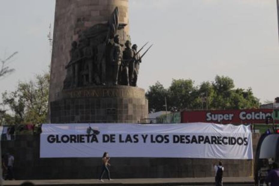 Se movilizan en Guadalajara por estudiantes desaparecidos