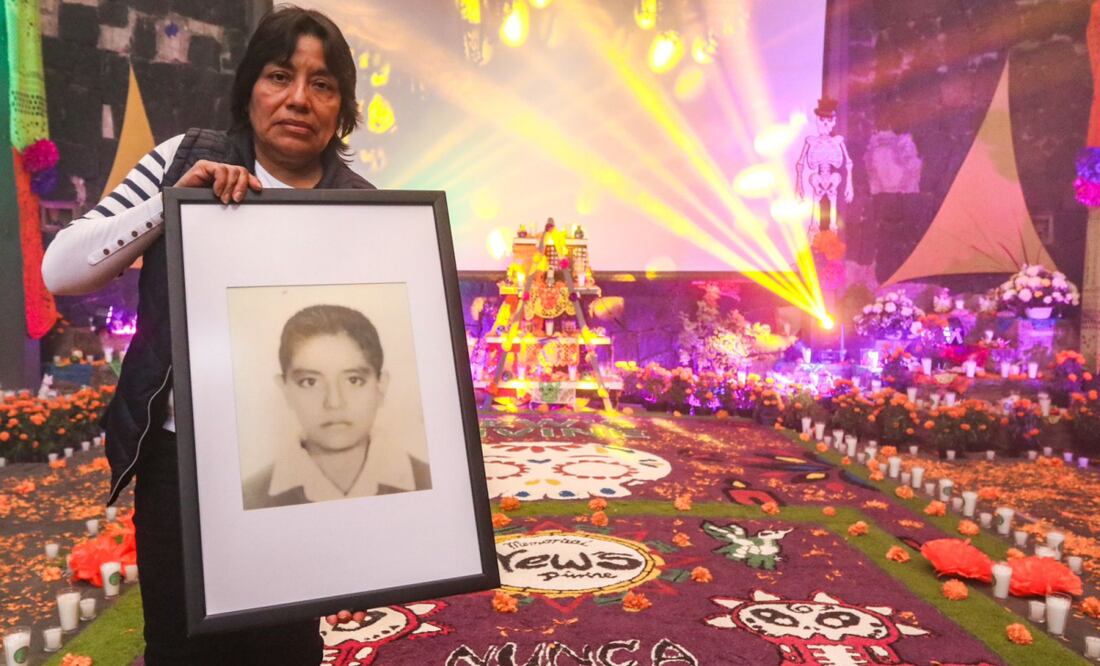 Elaboran ofrenda a personas que fallecieron en la discoteca News Divine (30/10/2024). Foto: Axel Sánchez / EL UNIVERSAL