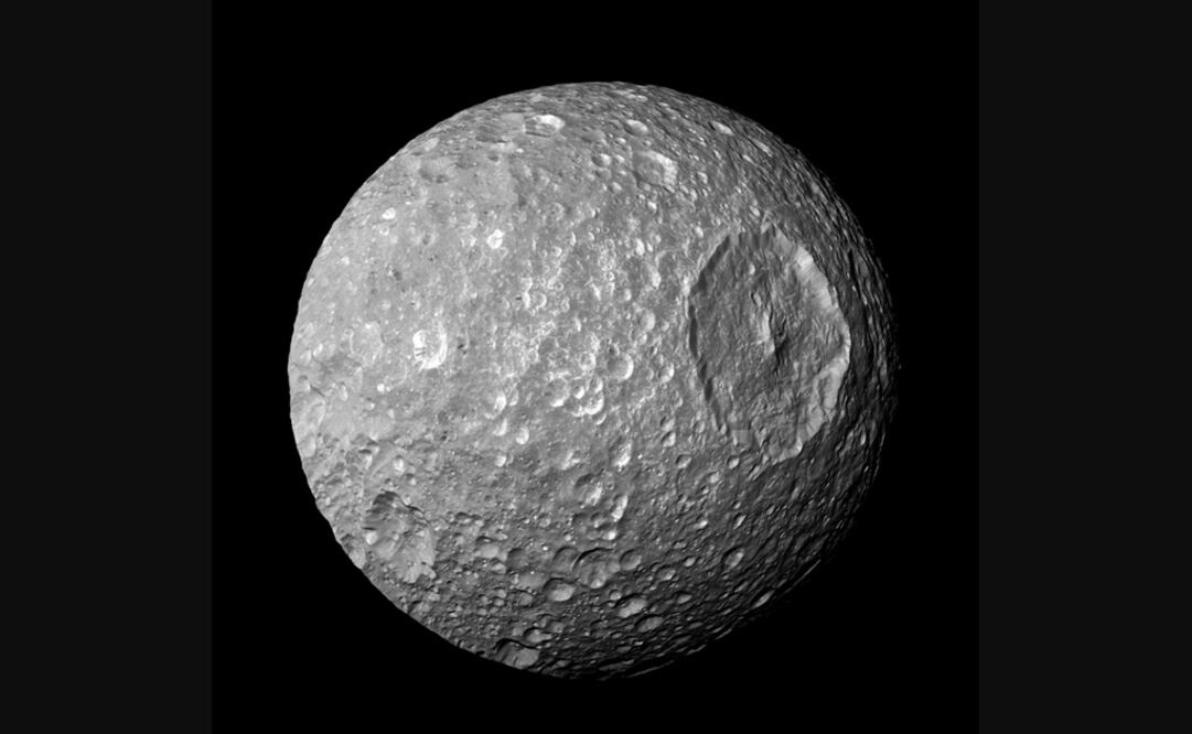 la luna de Saturno, Tetis, cuya característica principal es el cráter Odiseo. Foto: NASA