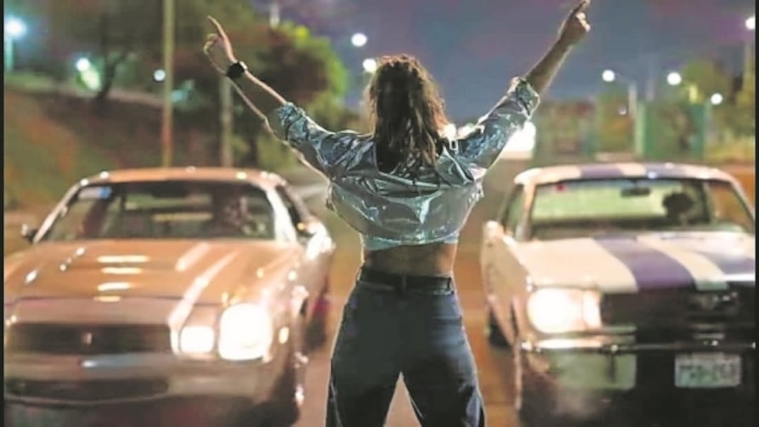 Juegan a carreritas en calles de la capital