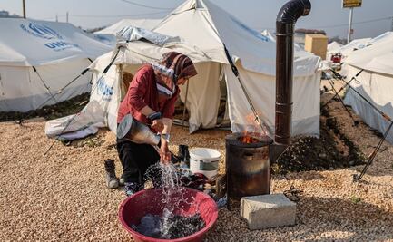 En vez de donar, organización vendió tiendas de campaña a víctimas del sismo en Turquía