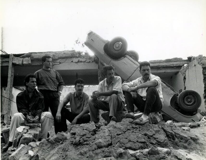 Fue común en las calles ver automóviles proyectados contra casas, e incluso sobre ellas. Archivo histórico EL UNIVERSAL