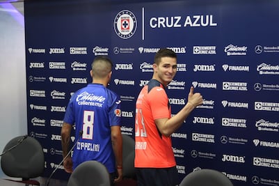 Sebastián Jurado es presentado con Cruz Azul