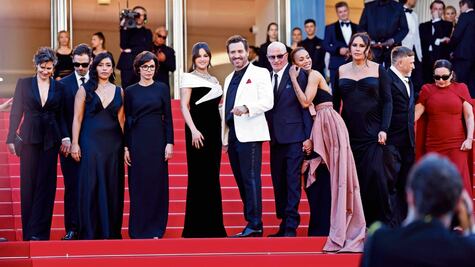 "Emilia Pérez", historia de un narco trans, es ovacionada en Cannes