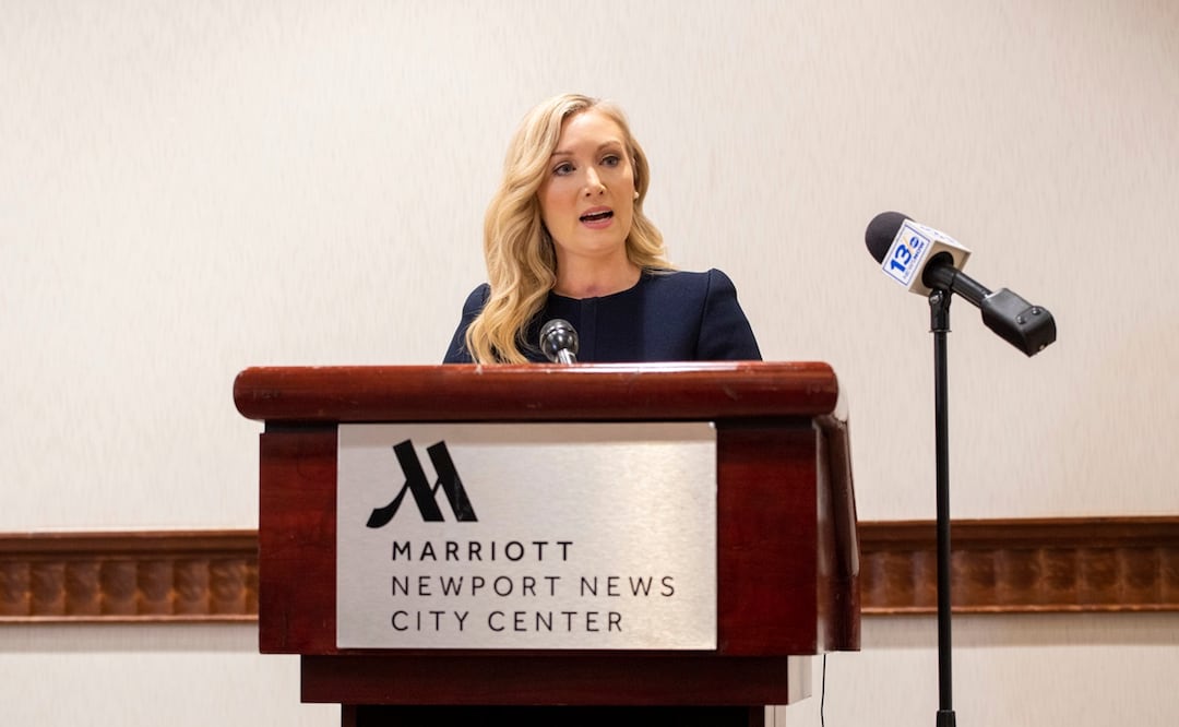 La abogada Diane Toscano, que representa a Abigail Zwerner, la maestra de Newport News que recibió un disparo de un estudiante. Foto: AP