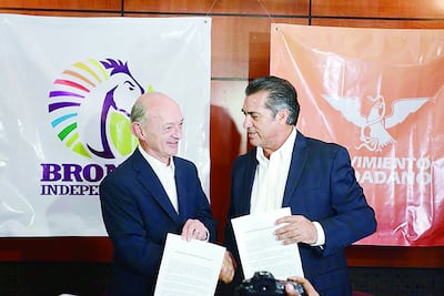 Declina Fernando Elizondo; se suma a campaña de 'El Bronco'
