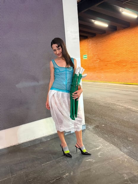 María Bottle apostó por diseño mexicano para su look. Foto: Instagram @mariabottle_