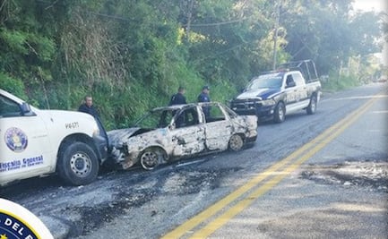 Autodefensas bloquean carretera federal de Acapulco