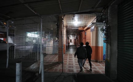 Calles y comercios en Neza, sin aglomeraciones previo al Día de Muertos