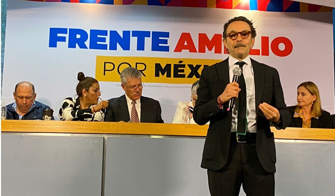 El diputado federal del PAN, Gabriel Quadri de la Torre, negó que esté impedido legalmente para competir por la candidatura presidencial del Frente Amplio por México. Foto: Berenice Fregoso