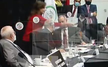 Lilly Téllez nombra a López-Gatell “pequeño virrey del país de las camas vacías y muertos en casa”